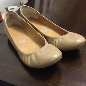 Ladies flats